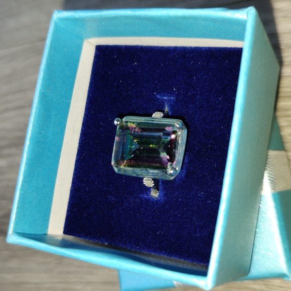 NWT 10 Karat Mystic Topaz and Halo Diamond Ring - Picture 7 of 7